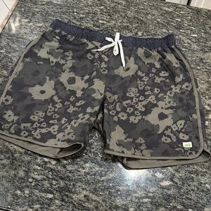 Floral Camouflage Shorts with Drawstring Vuori xl